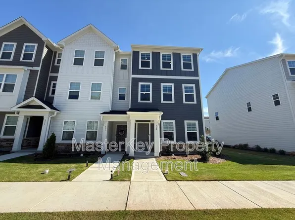 329 Deercroft Dr, Apex, NC 27539