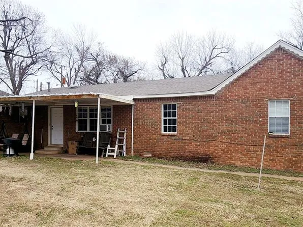 303 Naomi Ln, Newcastle, OK 73065