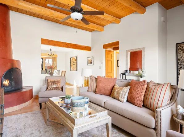 112 Del Rio Dr, Santa Fe, NM 87501
