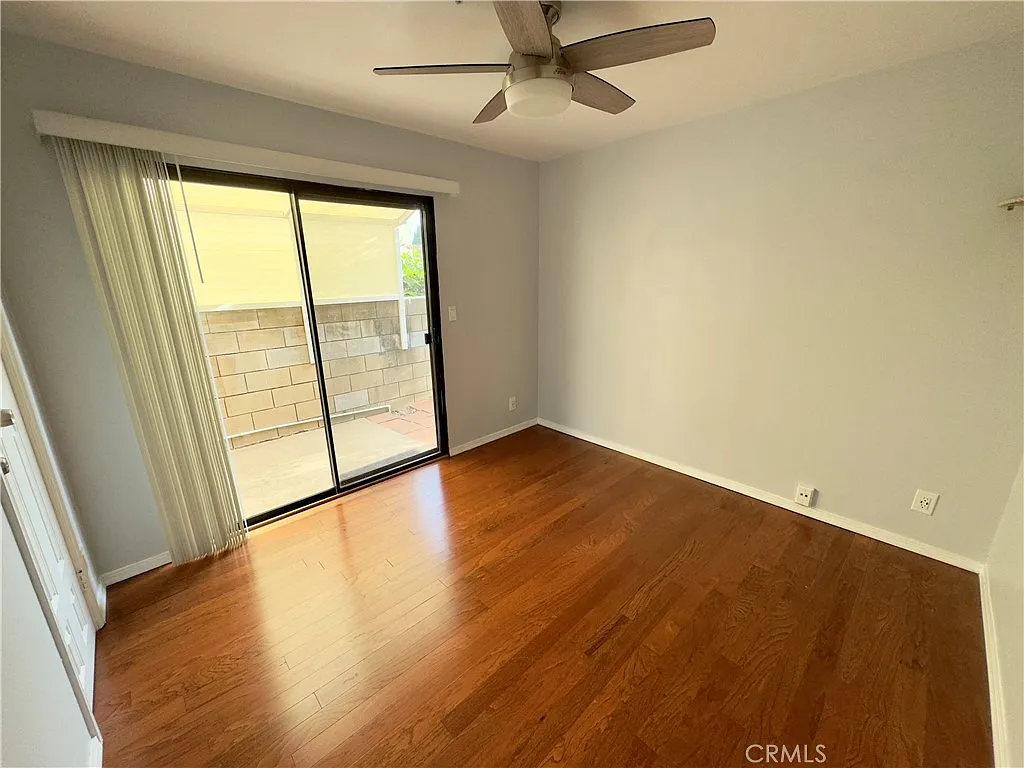 3 bed, 1360 sqft, $4,100 — Photo 3