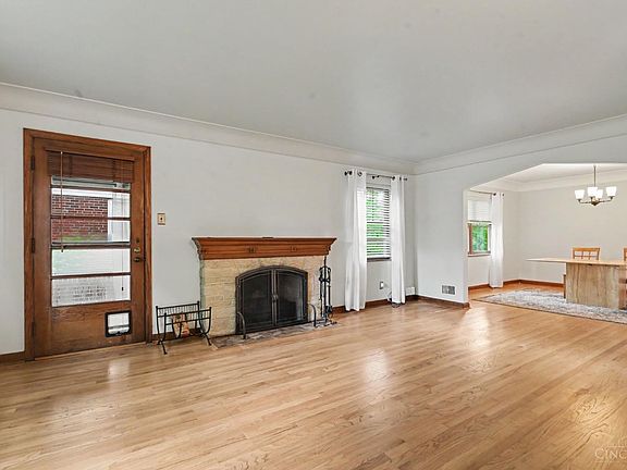 4th image of 2850 Gilna Ct