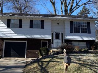 5 Biscayne Dr, Edwardsville, IL 62025