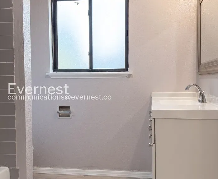 1033 SW 148th St #3 — Photo 9