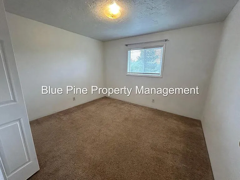 182 Adams St #2 — Photo 6