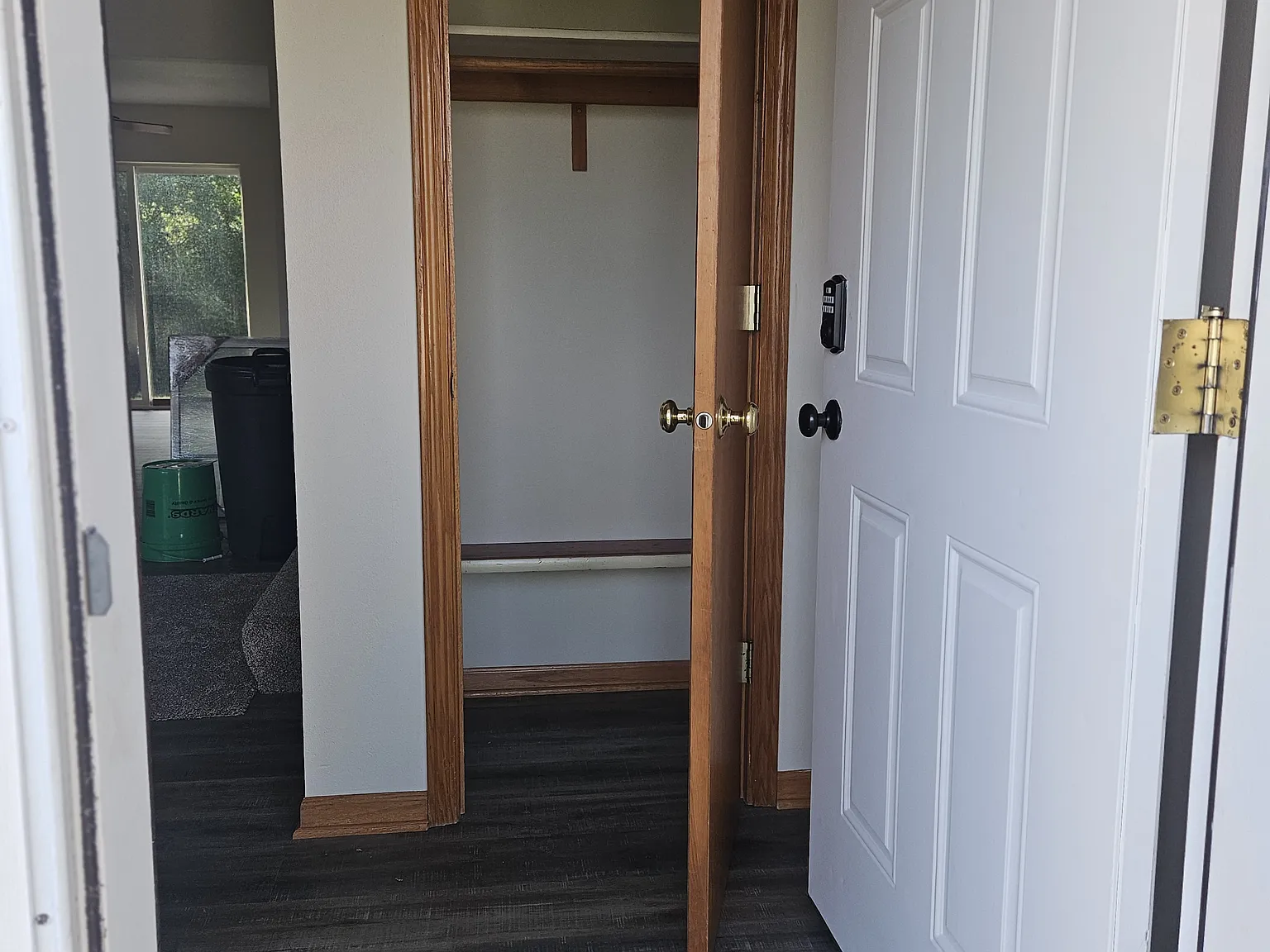 3 bed, 1.5 bath, 1500 sqft, $1,900 — Photo 3