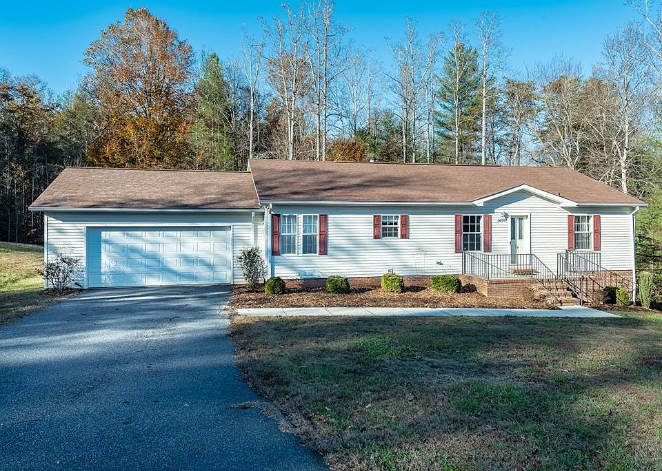 1st image of 3078 Lake Dr