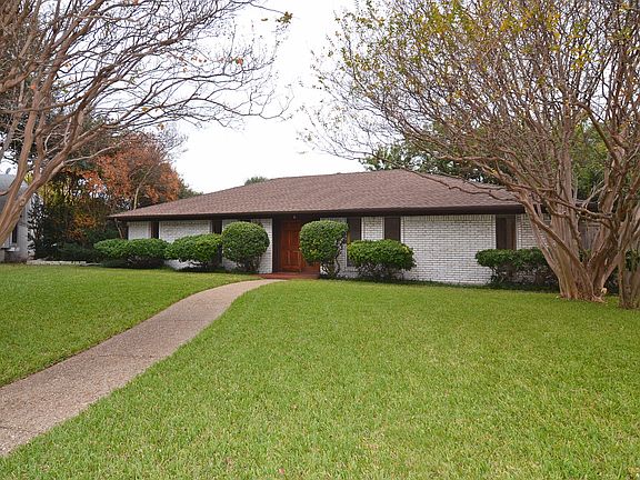 2nd image of 6 Yale Cir