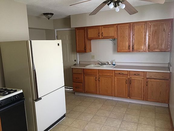 2nd image of 2315 Panama St