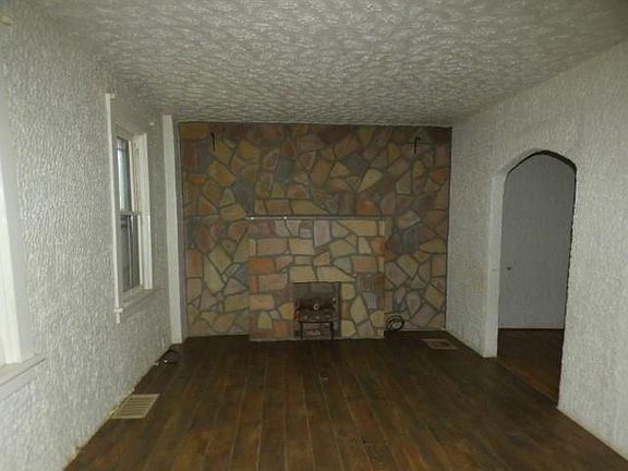 4th image of 169 Wildwood Ave