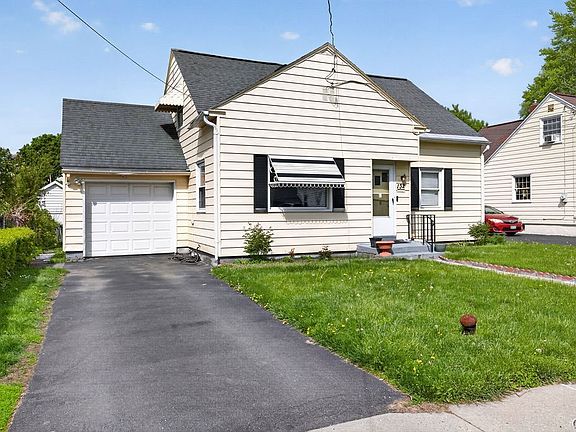 3rd image of 132 Brace St