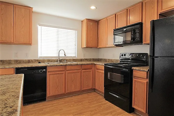 Spacious Condo — Photo 3