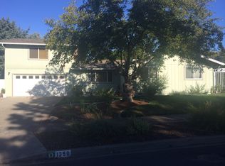 1350 Papago Dr, Medford, OR