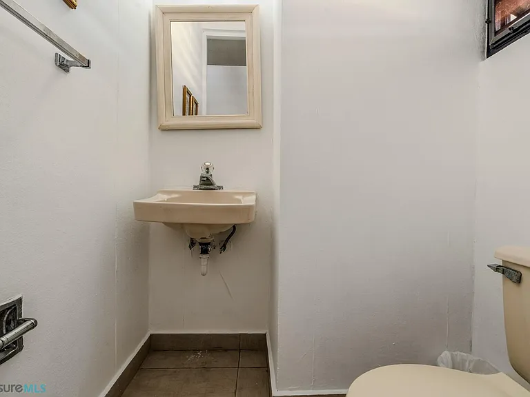3 Calle 1 #A3 — Photo 4