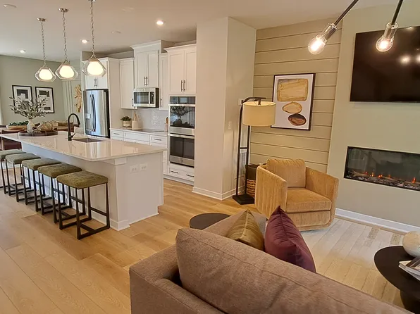 3626 Agate Ln, Woodbridge, VA 22193