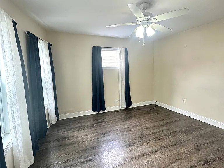 1 Hilton Ave #1 — Photo 8