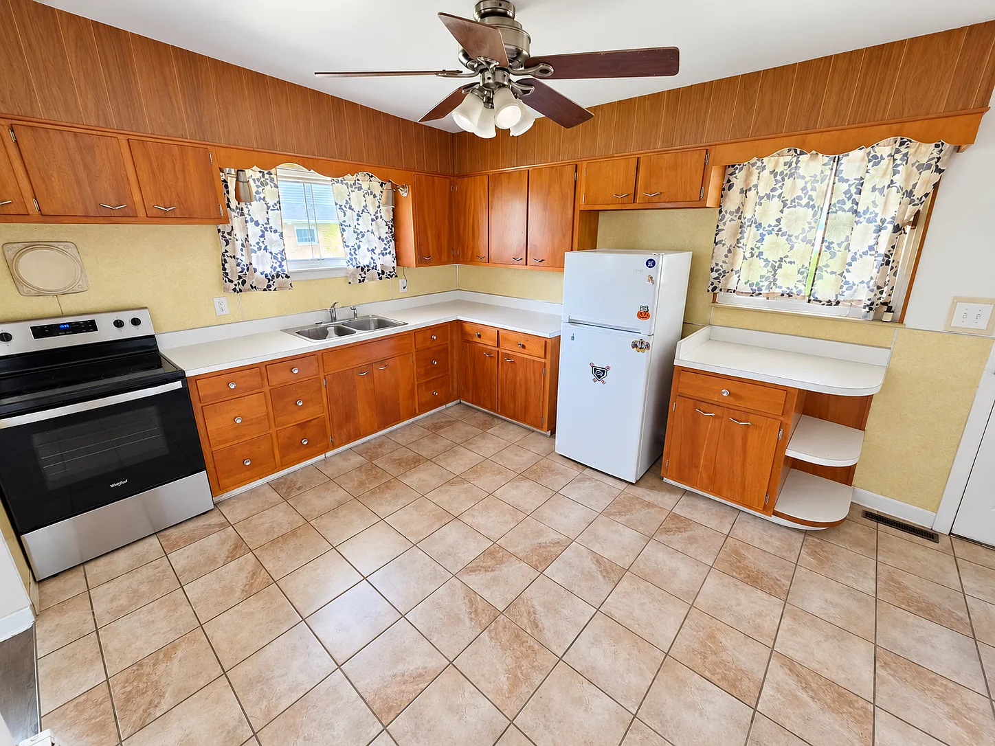 2 bed, 1050 sqft, $2,200 — Photo 4