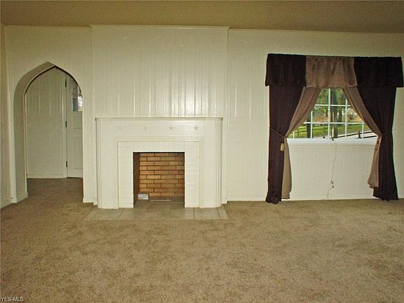 4th image of 1136 Riverview Dr