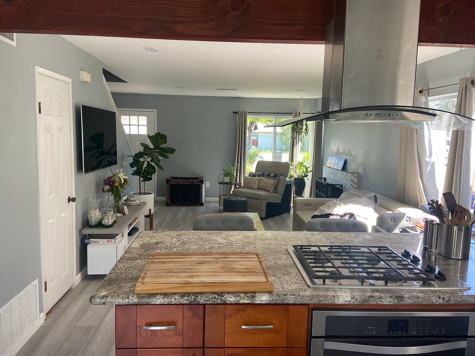 3 bed, 1250 sqft, $3,950 — Photo 3