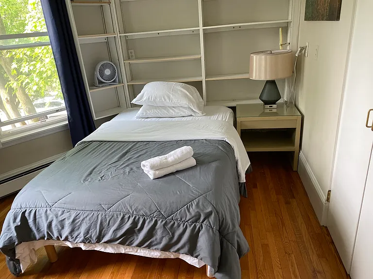 1000 Memorial Dr #2F — Photo 6