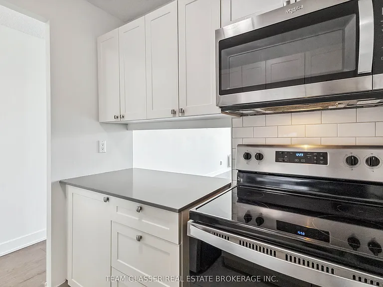 21 King St #409 — Photo 18