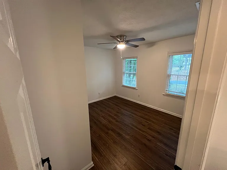 4008 Rock Mill Dr — Photo 30