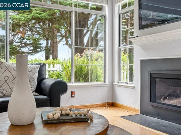 208 Commodore Dr, Richmond, CA 94804