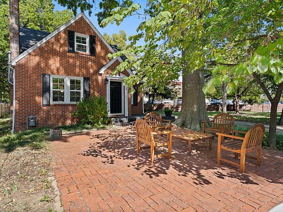 4th image of 113 Crestmere Ave #101