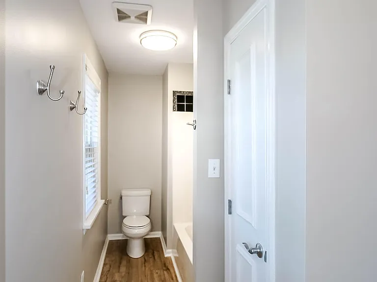 2901 Mandy Ln — Photo 20