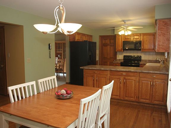 breakfast room