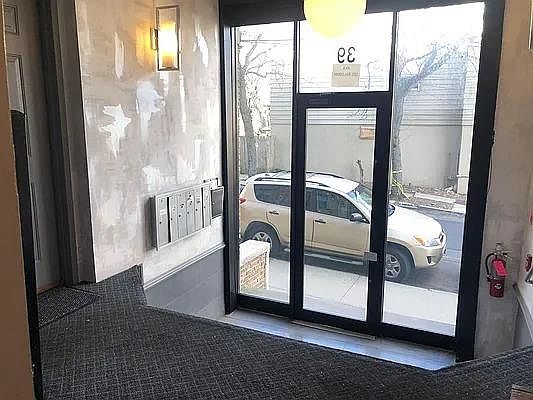 2nd image of 39 Newkirk St APT 3B