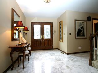 2439 Lincoln Ave, Long Grove, IL 60047