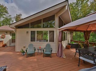 257 S Fairway Dr, Lake Ariel, PA 18436