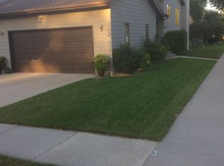 3106 9 1/2 St N, Fargo, ND 58102