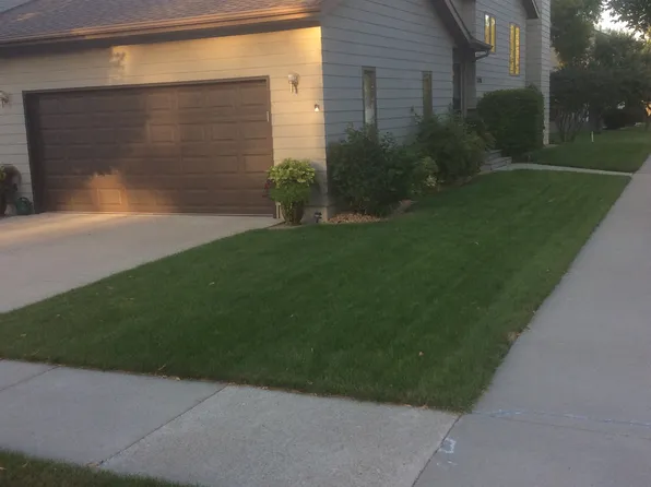 3106 9 1/2 St N, Fargo, ND 58102