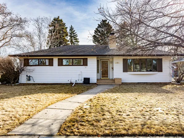 1204 15th St S, Moorhead, MN 56560