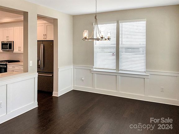 3rd image of 105 Tallow Ct