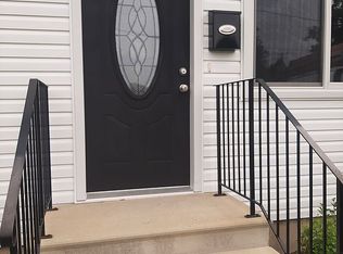 219 E 2nd St, Genoa, IL 60135