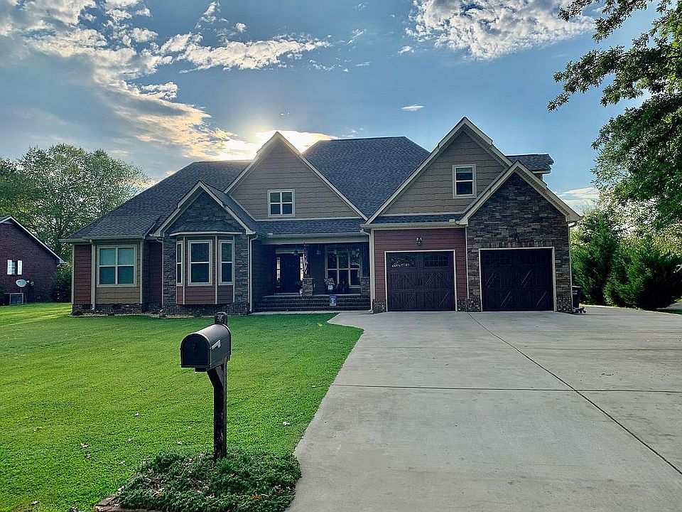 824 Oak Lawn