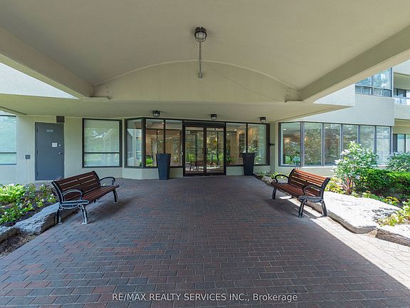 3rd image of 22 Hanover Rd #709