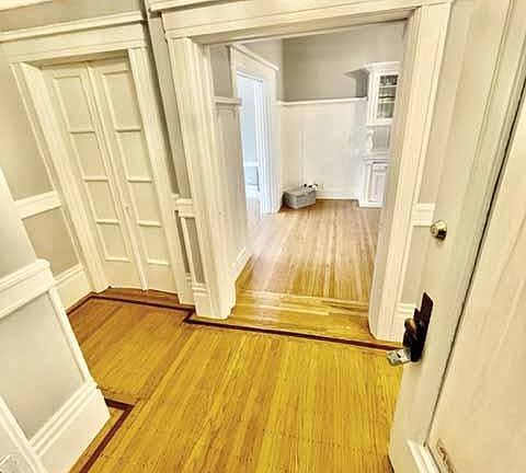 4th image of 550 Baker St APT 2