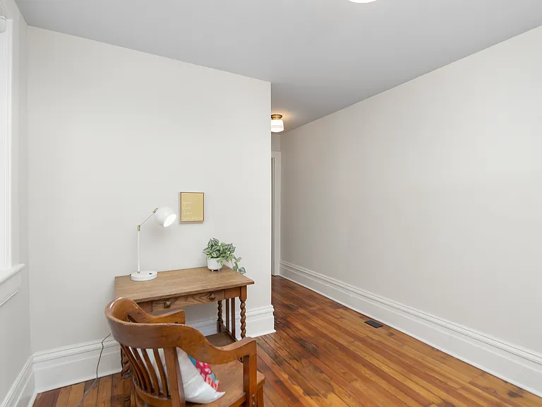 138-140 N Coalter St #140 — Photo 12