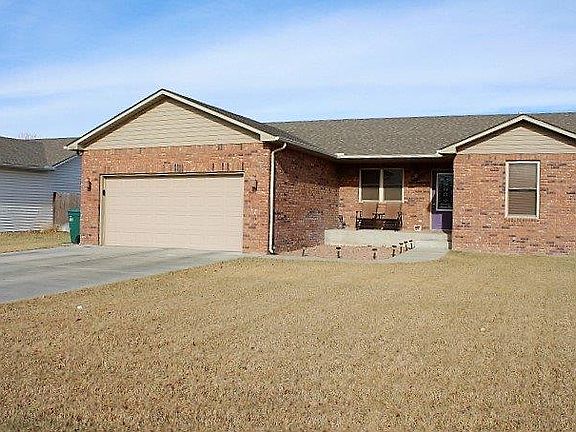 2nd image of 2301 Sierra Dr