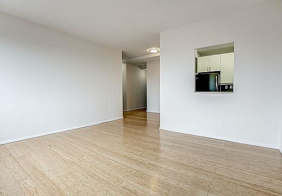 4th image of 500 2nd Ave APT 6C