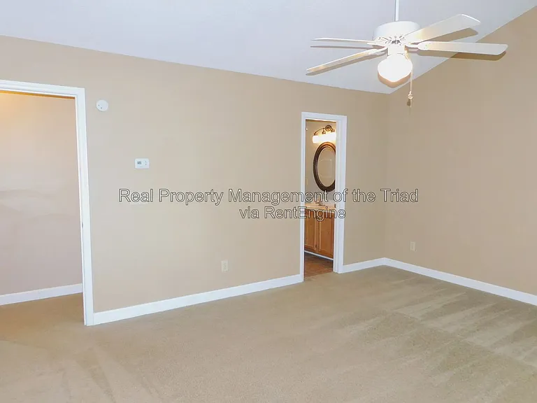 12 Cedar Knoll Dr — Photo 11
