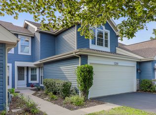 1288 Lake Shore Dr, Carol Stream, IL 60188