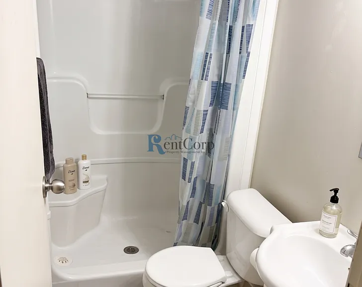 102 Lester St #1 — Photo 4