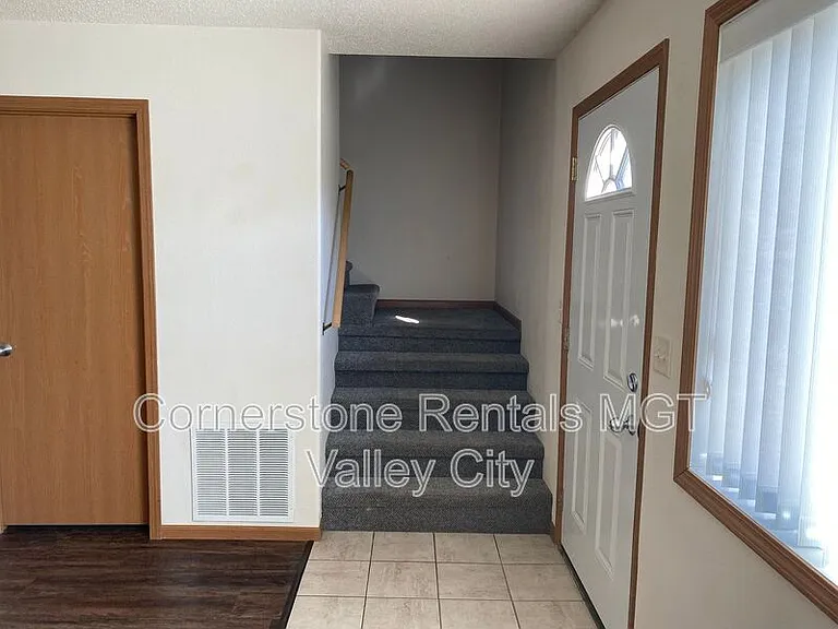 516 10th Ave SE — Photo 11