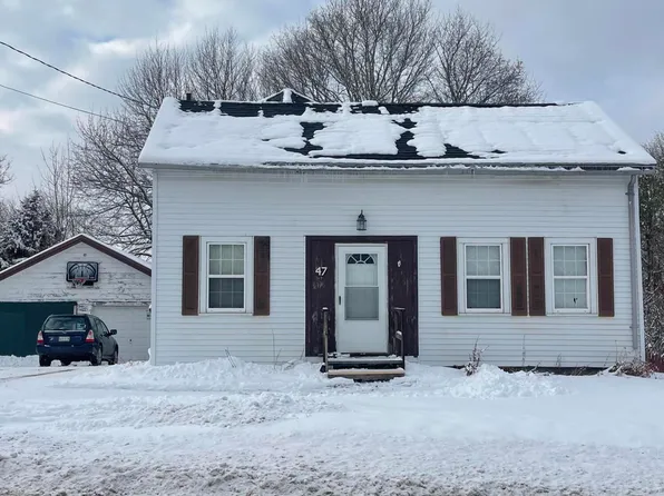 47 Enfield Road, Lincoln, ME 04457