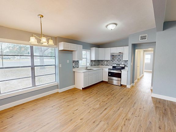 3rd image of 1028 S Park Ave