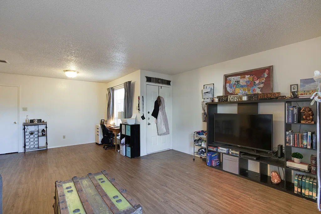 5203 Evans Ave — Photo 2